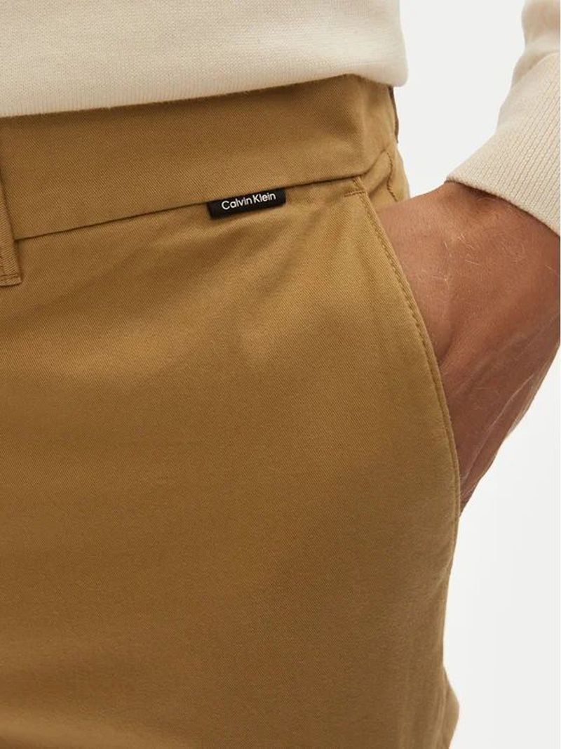Chinos-slim-de-sarga-elastica