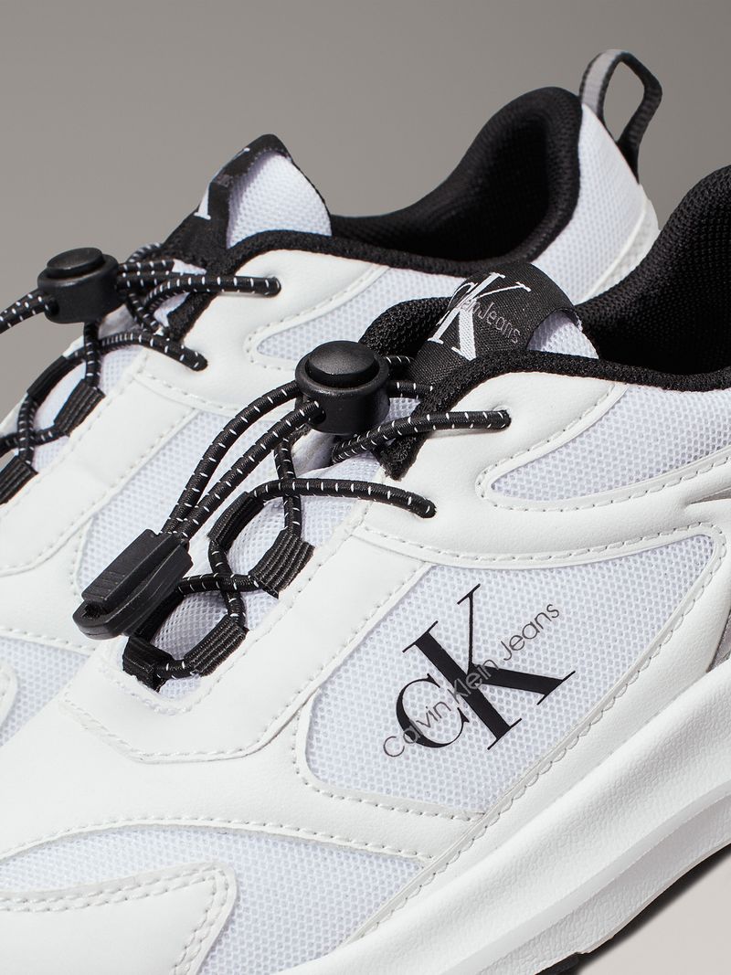 Zapato-tenis-sin-cordones-para-niño
