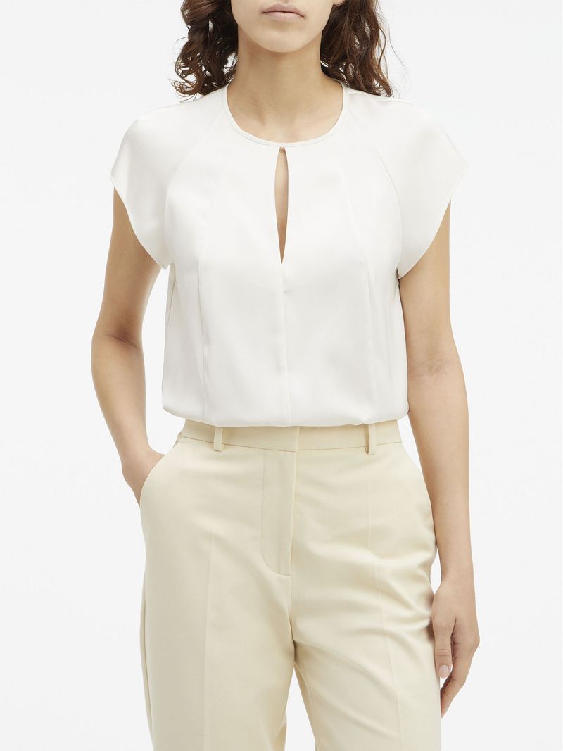 Blusa-de-saten-brillante-mangas-cortas