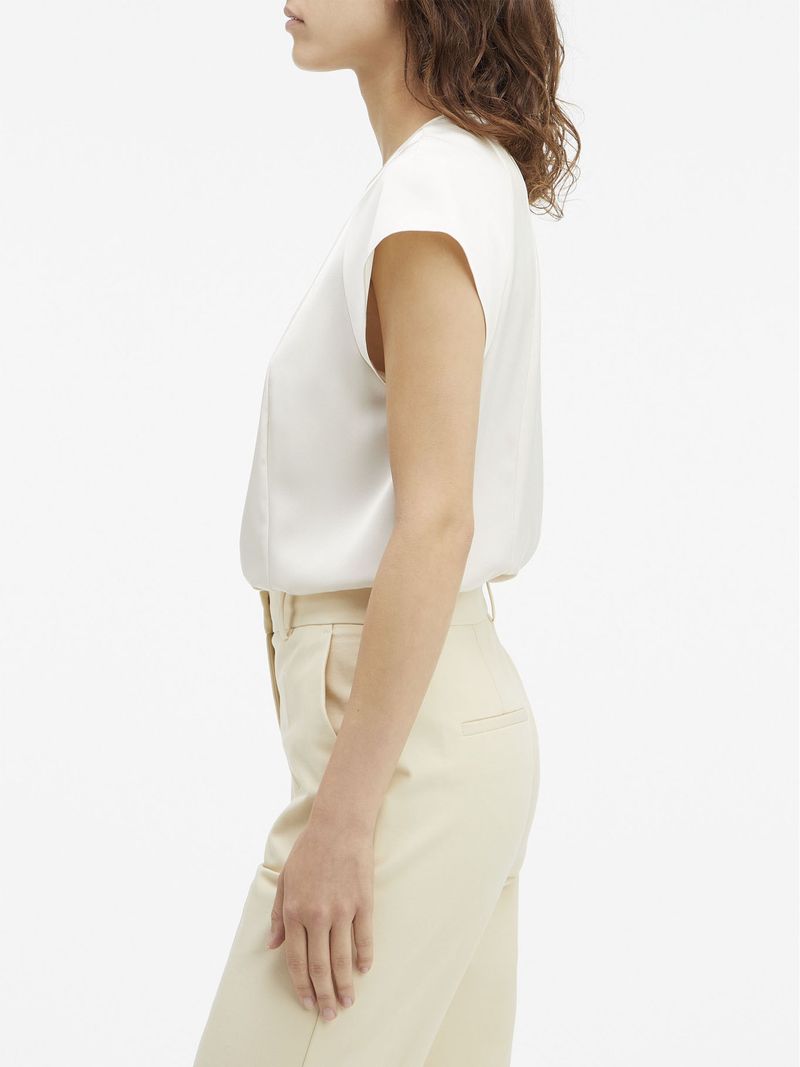 Blusa-de-saten-brillante-mangas-cortas