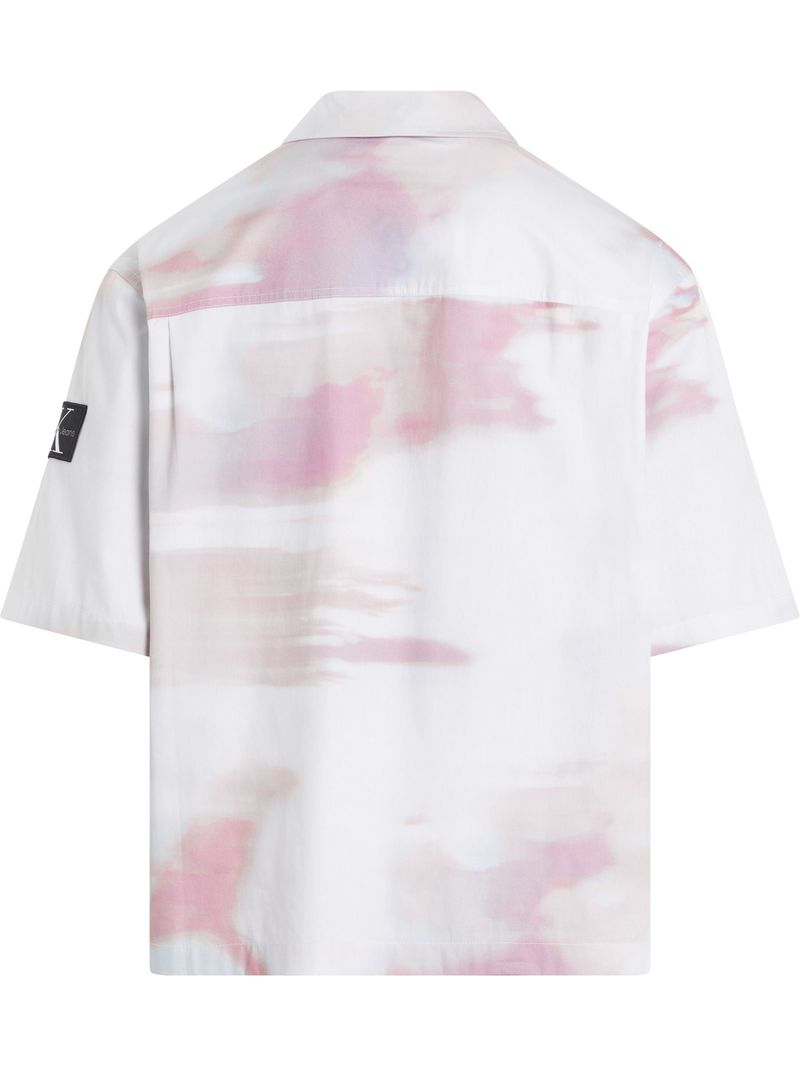 Camisa-manga-corta-con-estampado-difundido