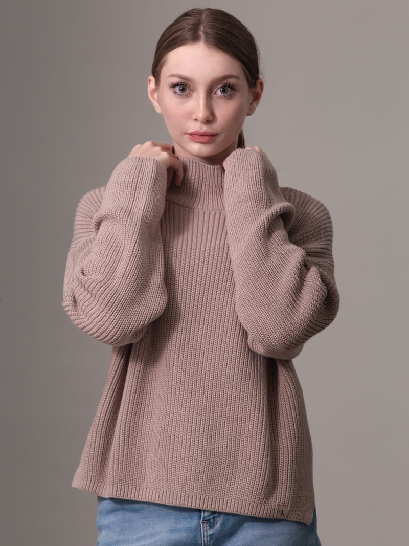 Sueter-chunky-relaxed-con-cuello-alto
