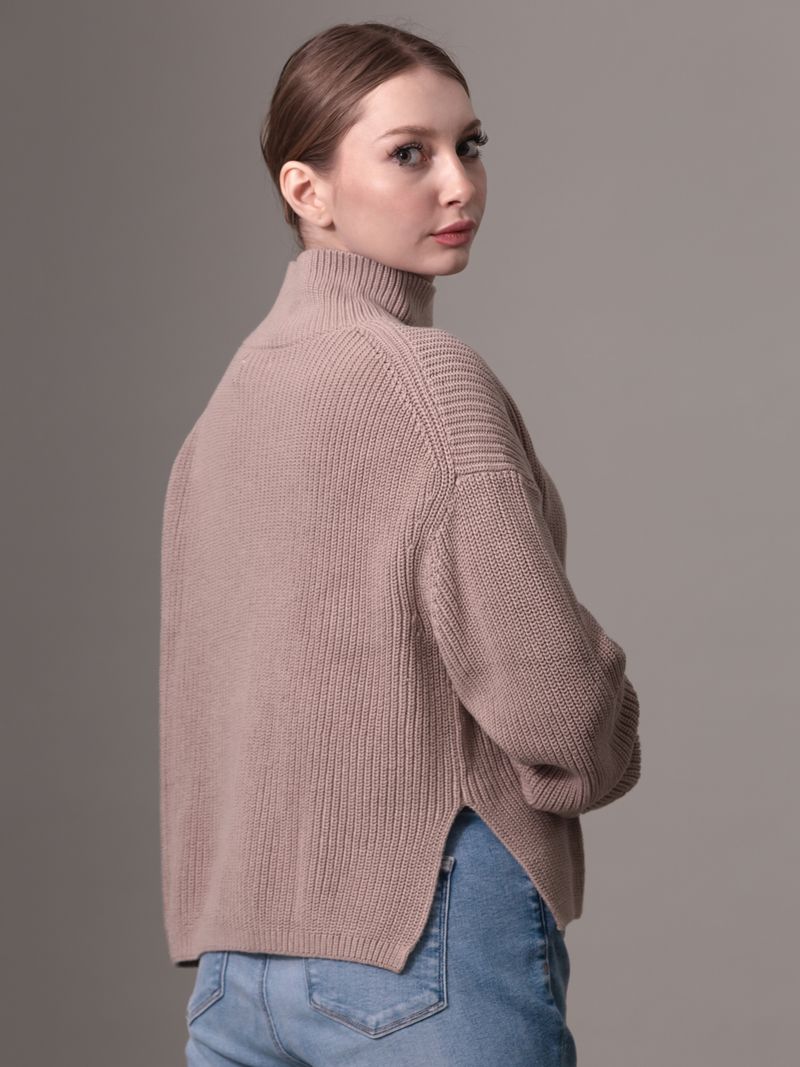 Sueter-chunky-relaxed-con-cuello-alto