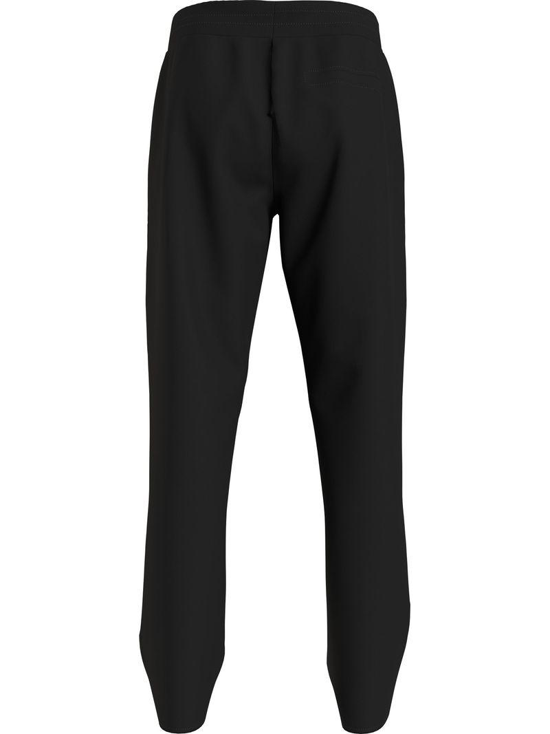 Jogger-con-logo-en-relieve