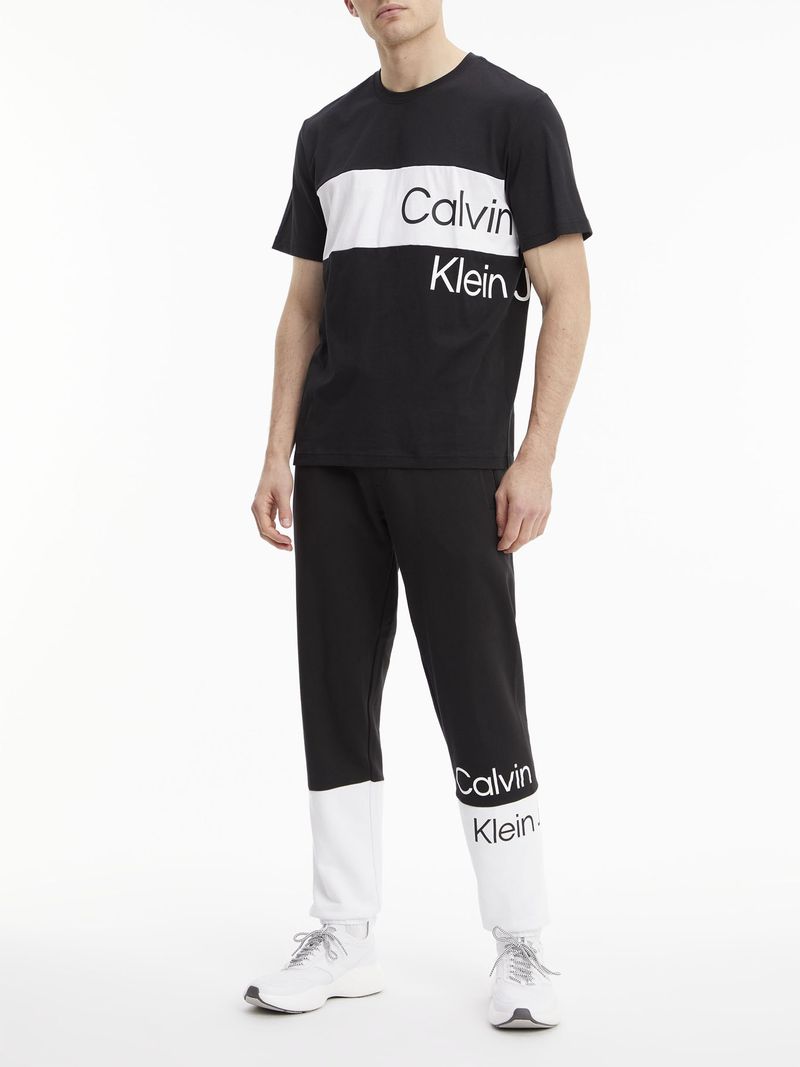 Joggers-con-logo-y-cordon-ajustable-