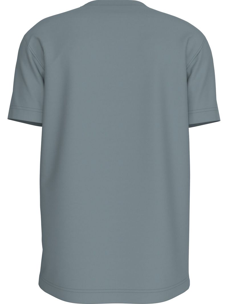 Playera-con-logo-pequeño