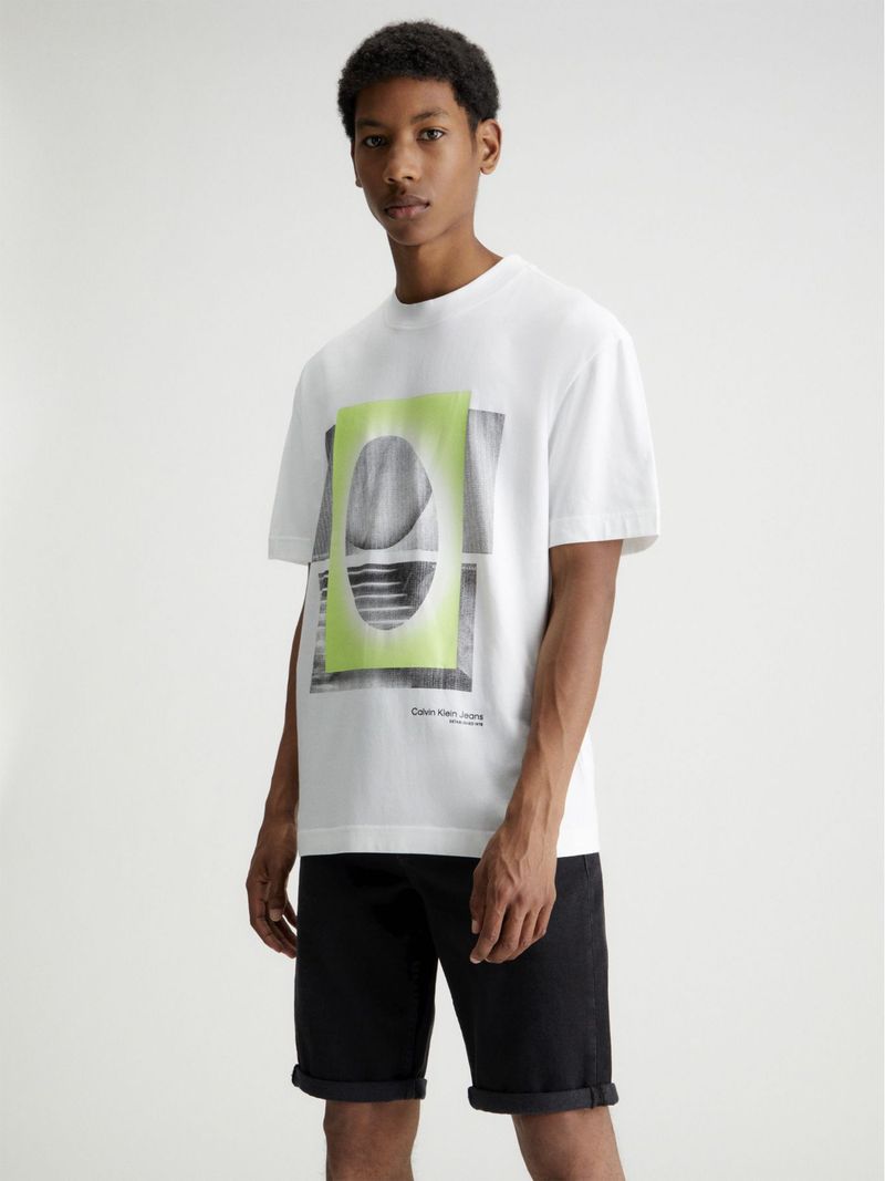 Playera-manga-corta-con-estampado