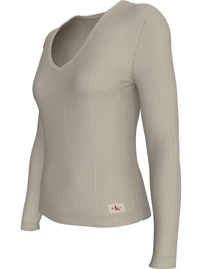 Playera-manga-larga-con-escote-en-v