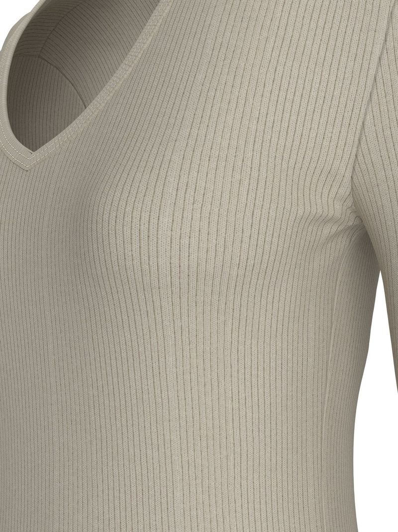 Playera-manga-larga-con-escote-en-v