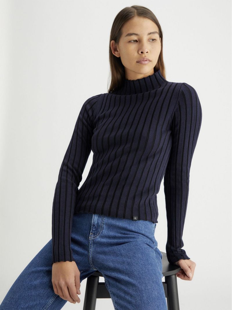 Sueter-slim-con-cuello-alto-y-diseño-plisado