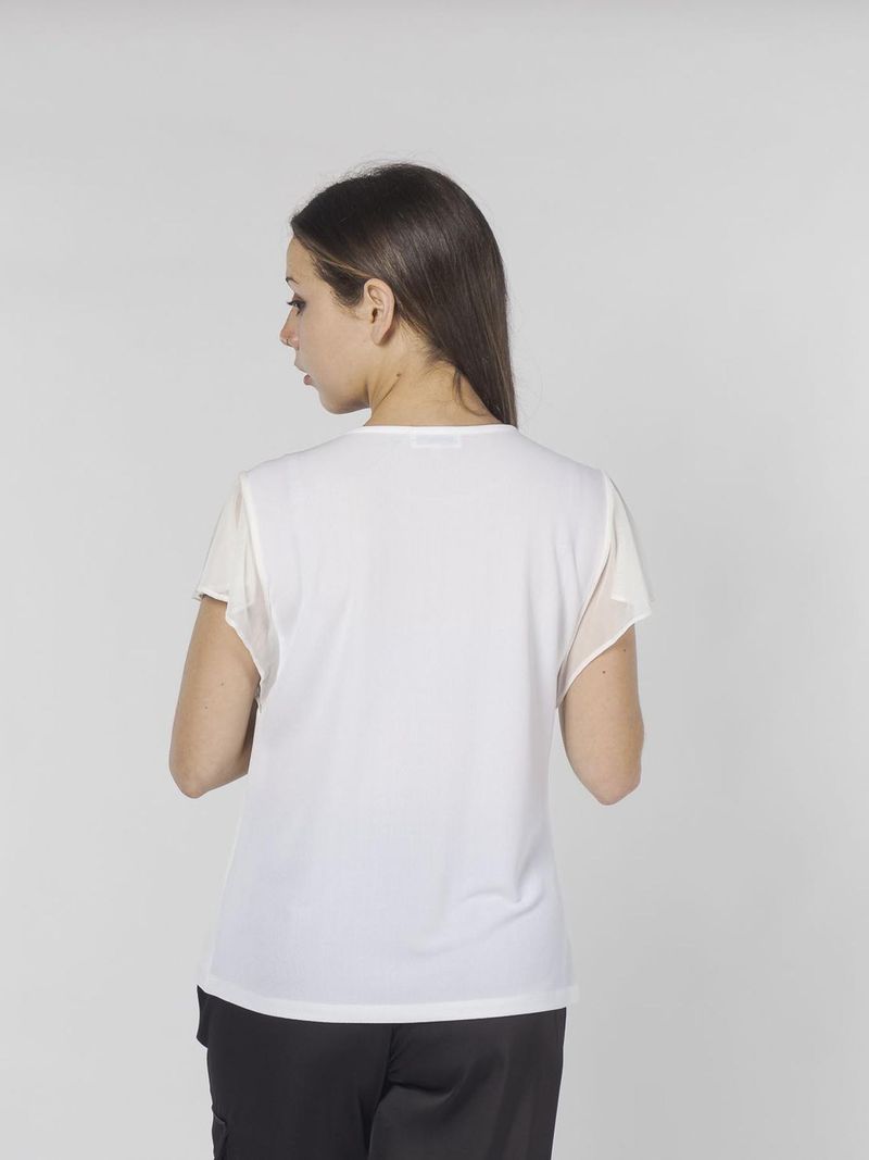 Blusa-con-mangas-volantes-de-malla