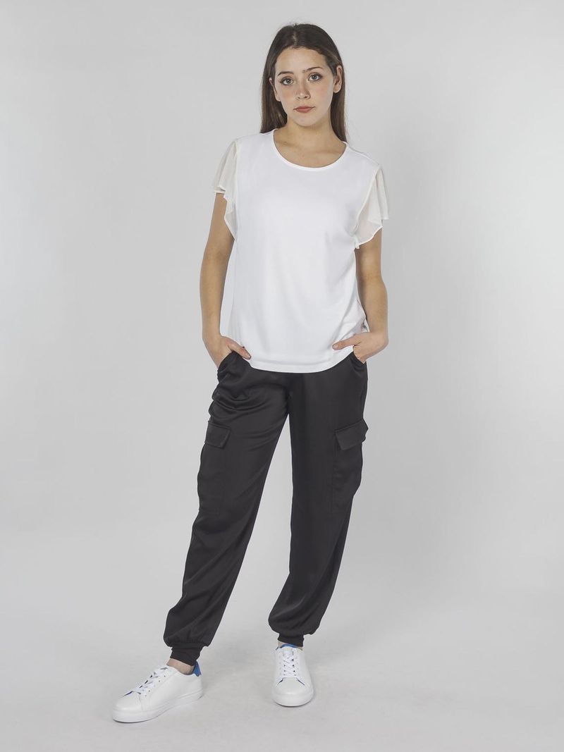 Blusa-con-mangas-volantes-de-malla