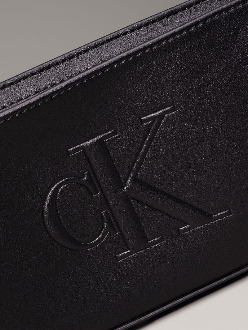 Cartera-de-hombro-sculpted