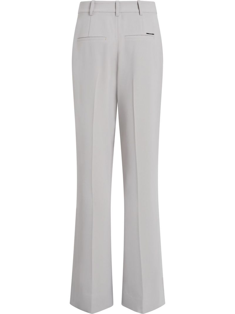 Pantalon-de-sarga-con-pierna-ancha