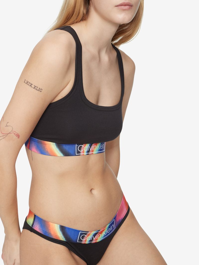 Bralette-con-espalda-cruzada---Reimagined-heritage