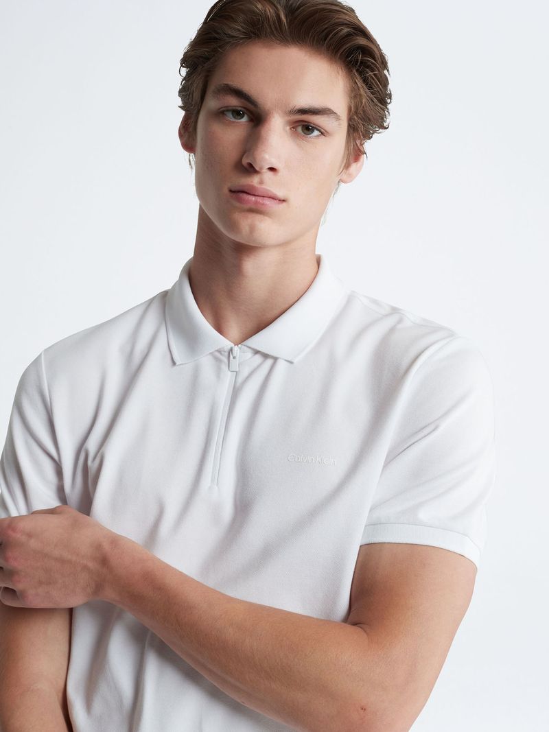 Polo-tecnico-con-zipper