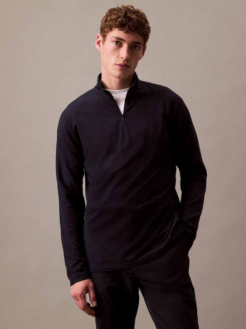 Sudadero-con-media-zipper-y-cuello-alto