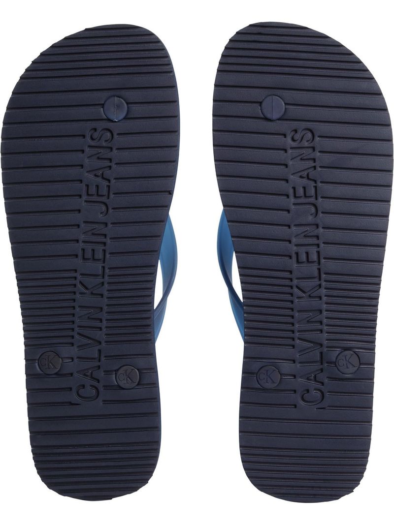 Chancletas-con-logotipo-