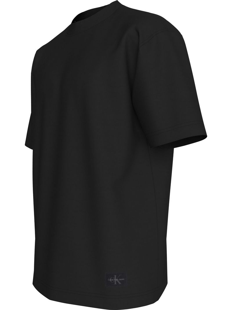 Playera-relaxed-con-etiqueta