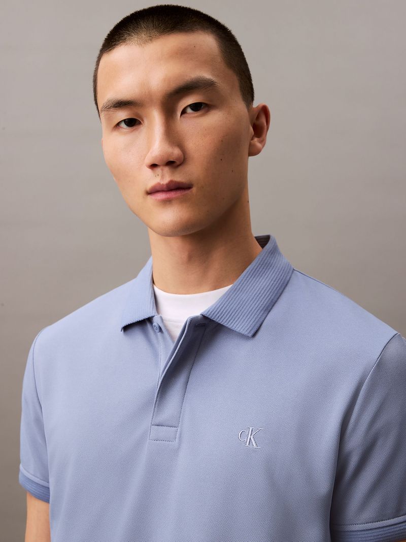 Polo-regular-con-monograma
