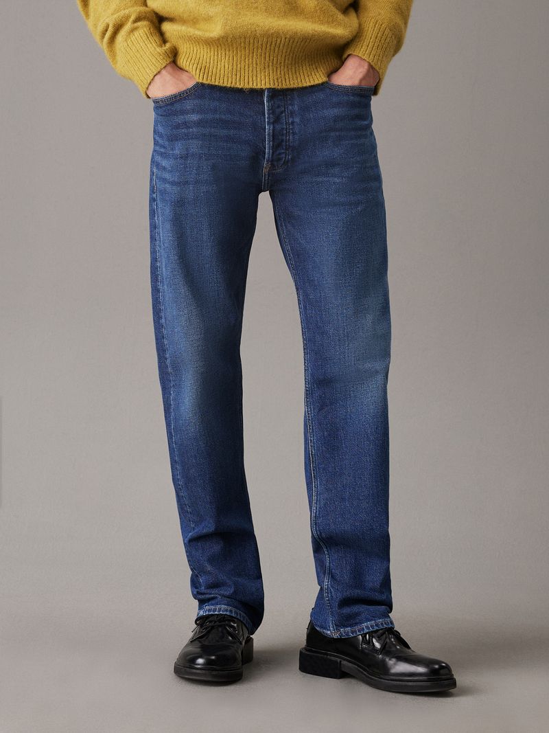 Standard-Straight-jeans