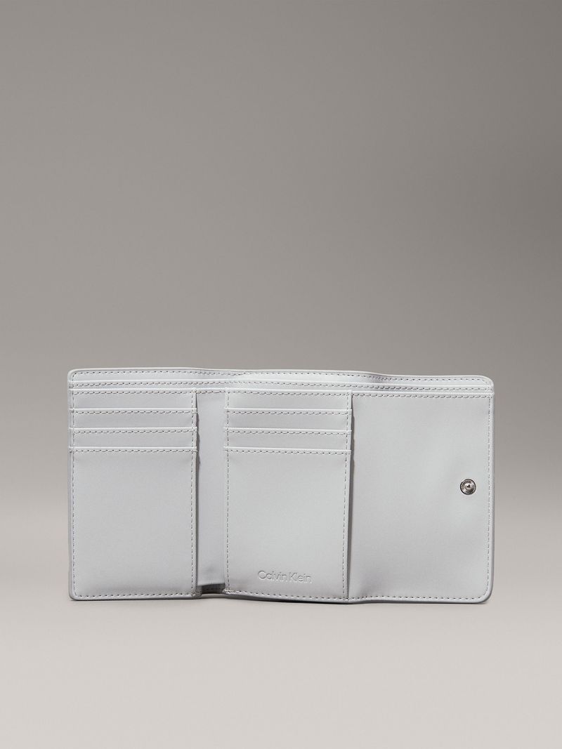 Billetera-de-plegado-triple-con-logo-pequeño-con-RFID