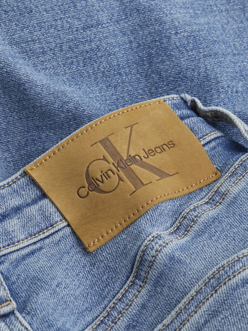 Jeans-skinny-de-talle-alto-con-diseño-de-roto-