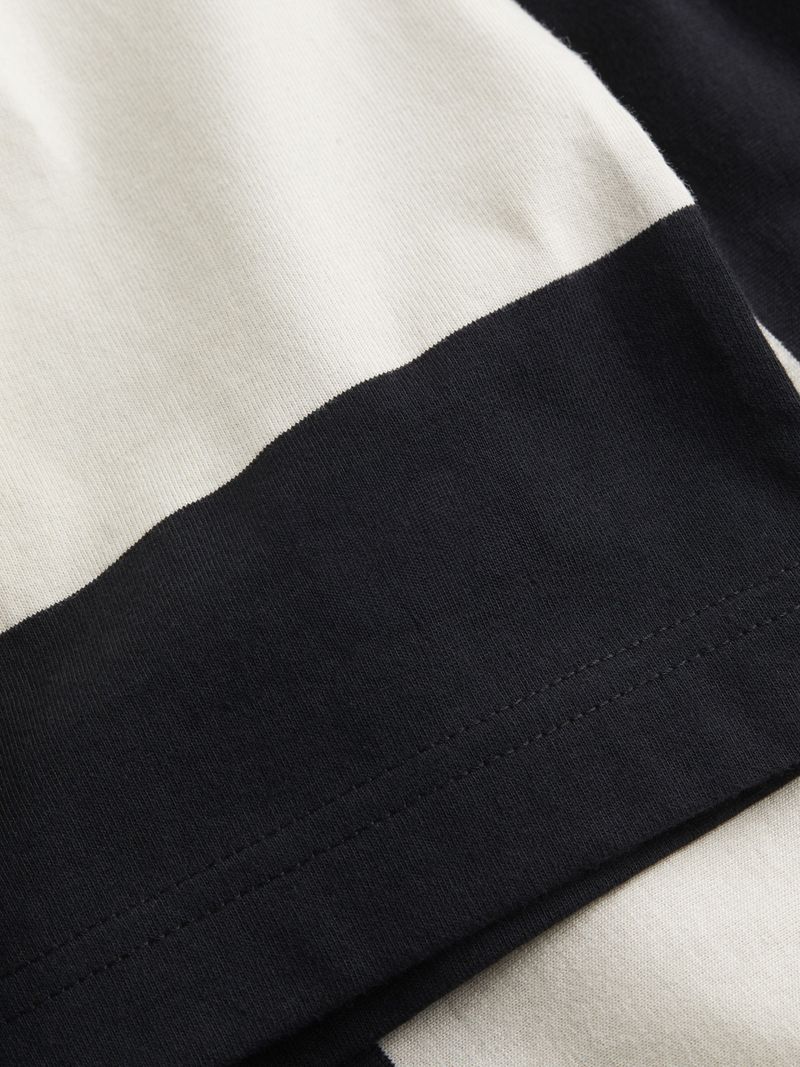 Playera-relaxed-con-etiqueta