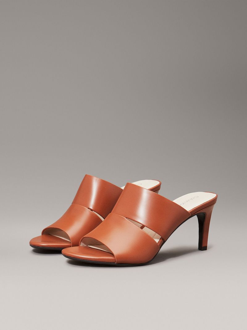 Sandalias-de-cuero-con-tacon