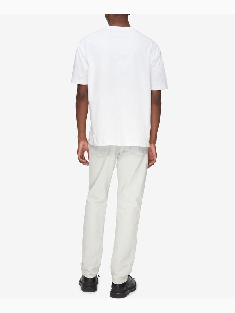 Playera-relaxed-con-logo